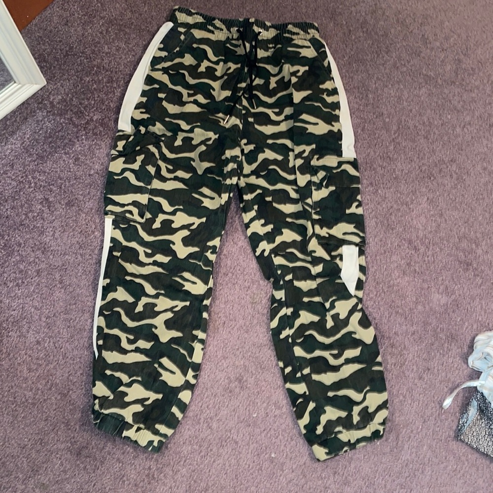 army trendy pants
